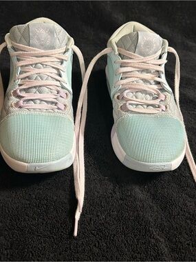 Nike LeBron Witness 8 VIII Easter Glacier Blue FB2239-401 Men's Size 9.5 Mint